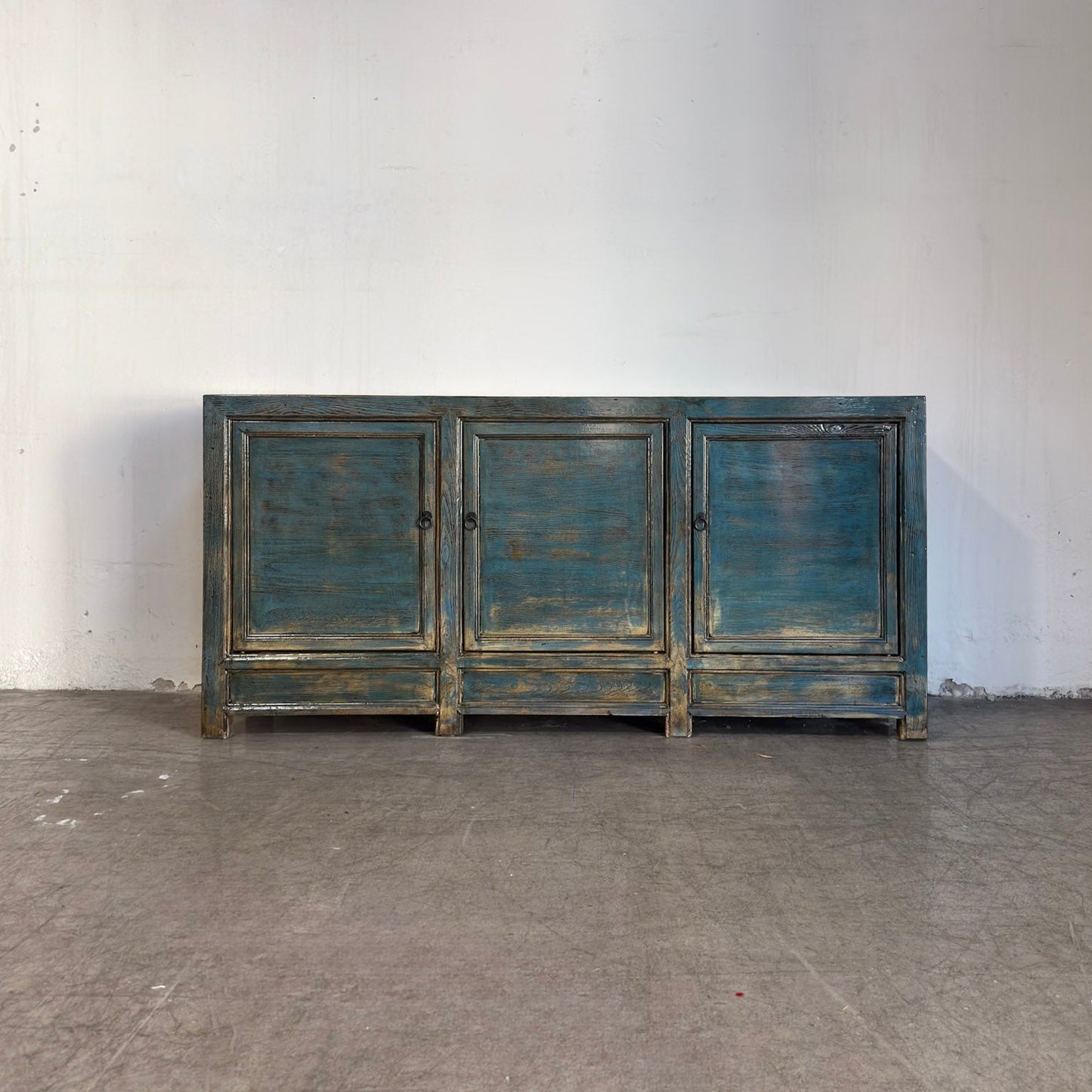 3 Door Blue Lacquered Buffet Table (H9)