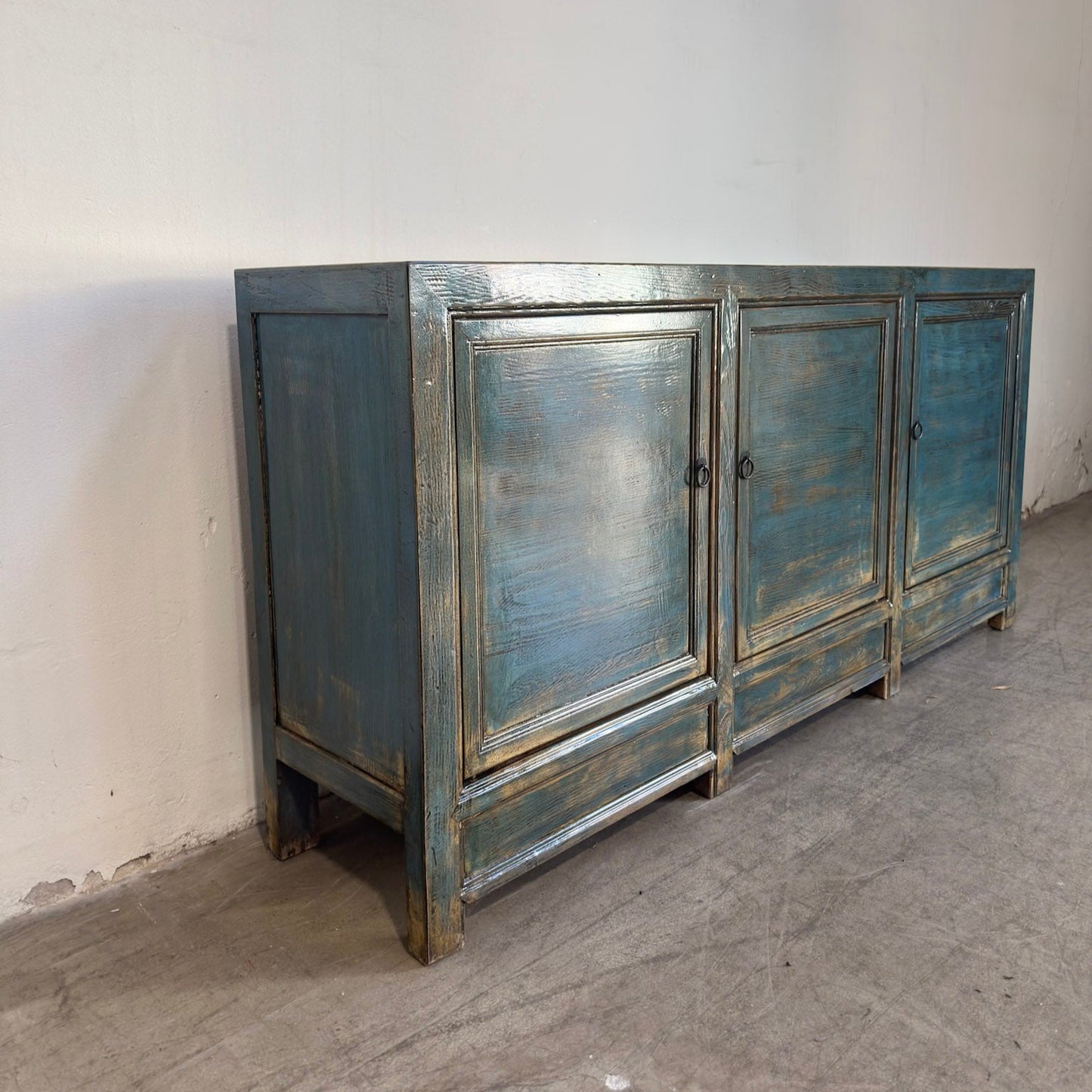 3 Door Blue Lacquered Buffet Table (H9)