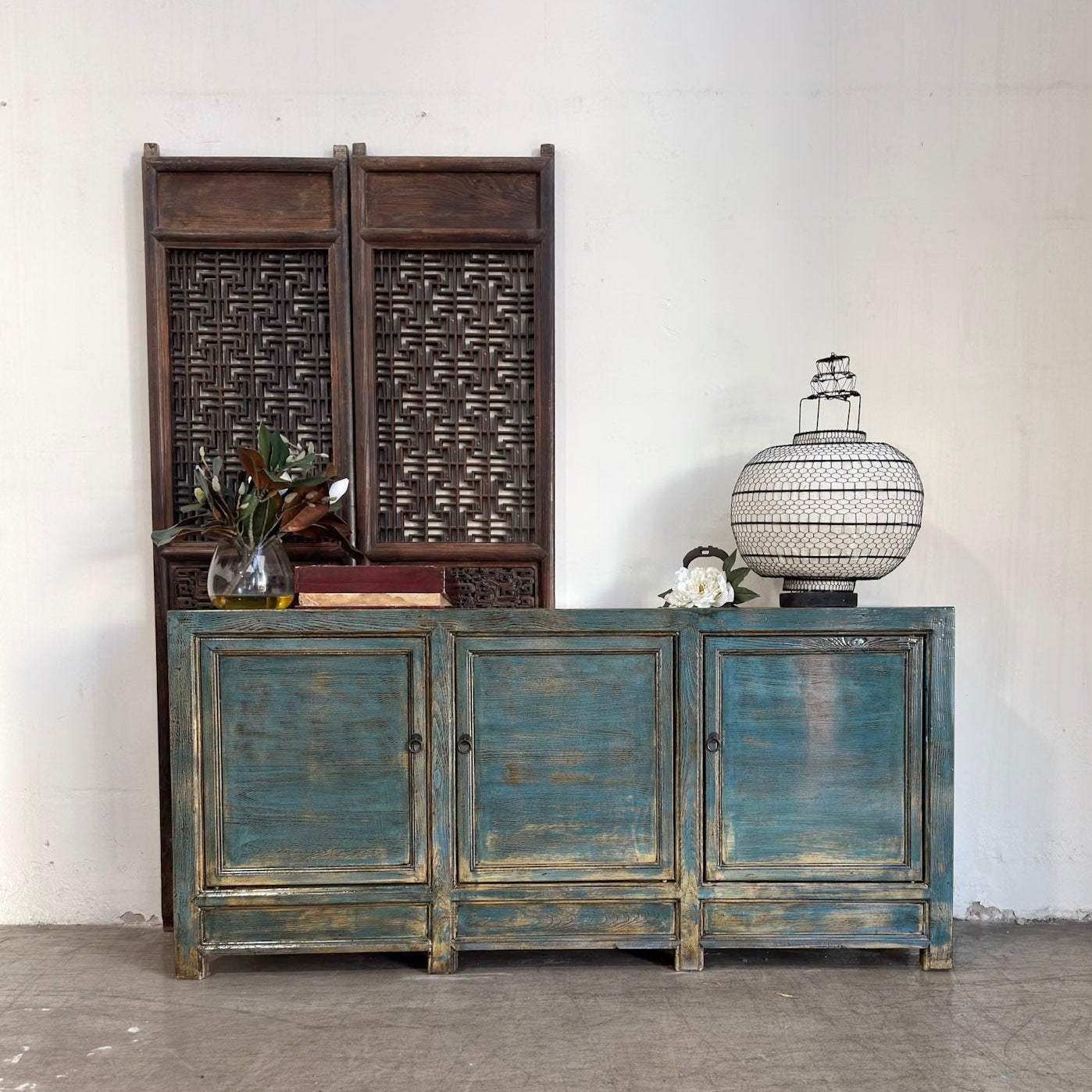3 Door Blue Lacquered Buffet Table (H9)