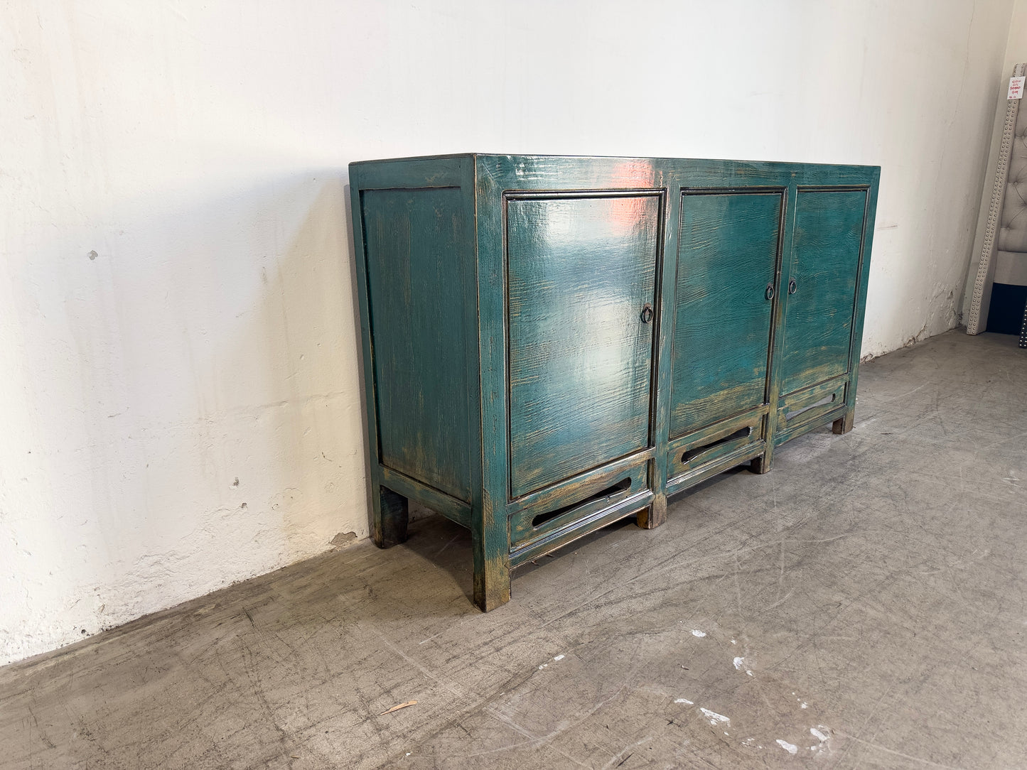 3 Door Blue Lacquered Buffet Table (H5)