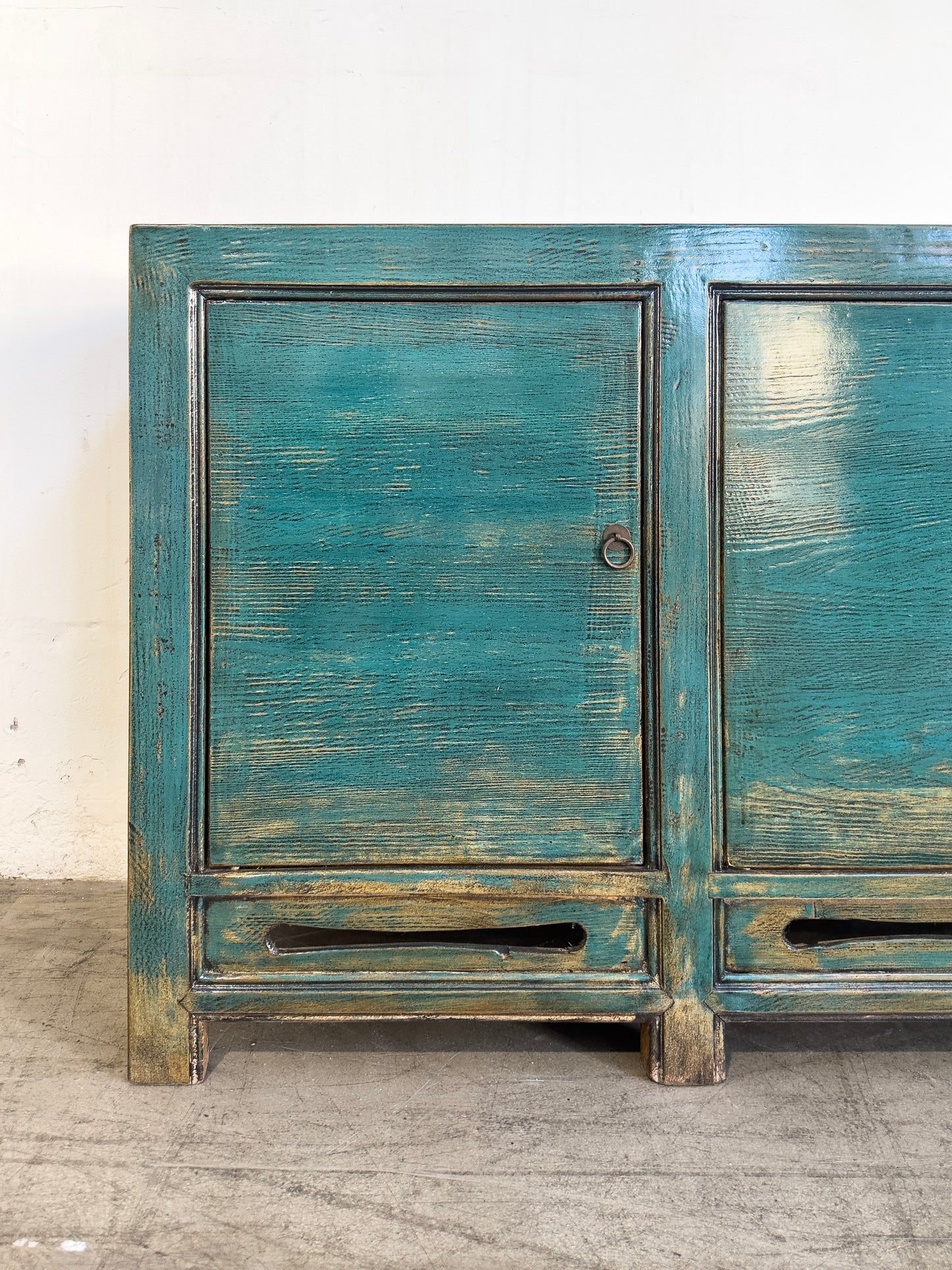 3 Door Blue Lacquered Buffet Table (H5)