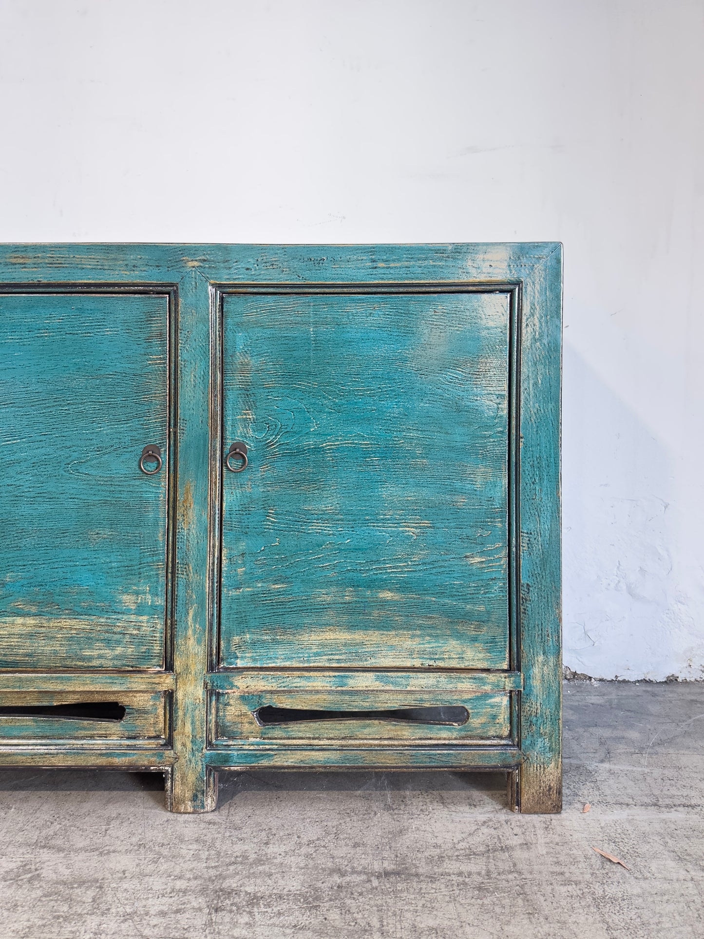 3 Door Blue Lacquered Buffet Table (H5)