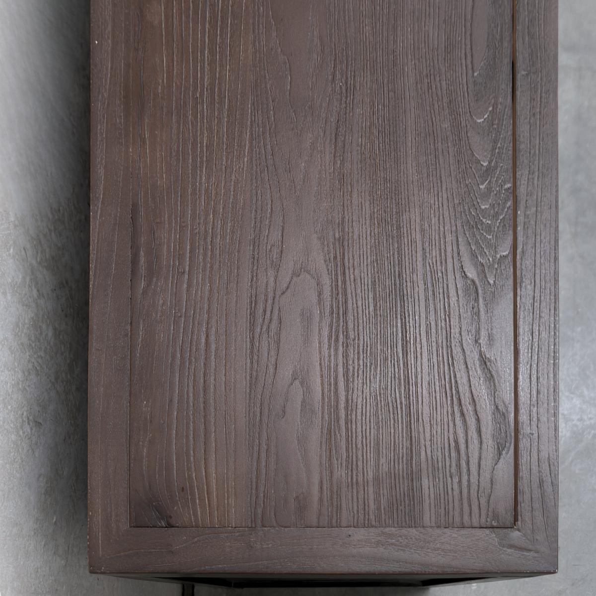 Linear 4 Drawer Chest Cabinet, Cacao, 116 cm, top surface and grain