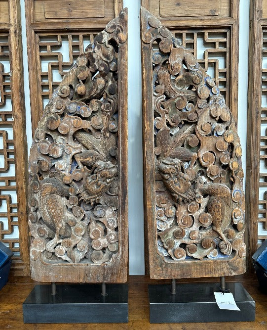 Pair of caved dragons (Chinese Antique)